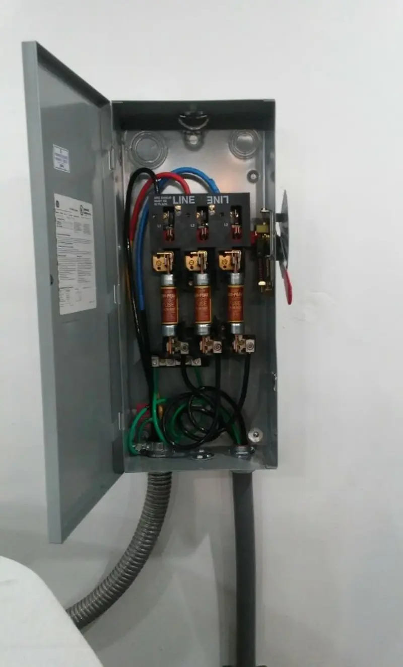 Three-phase disconnect switch installed for Smoke Detector Installation in Lealman